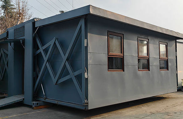 How to balance the need for structural stability and ease of mobility when designing and building a container house?